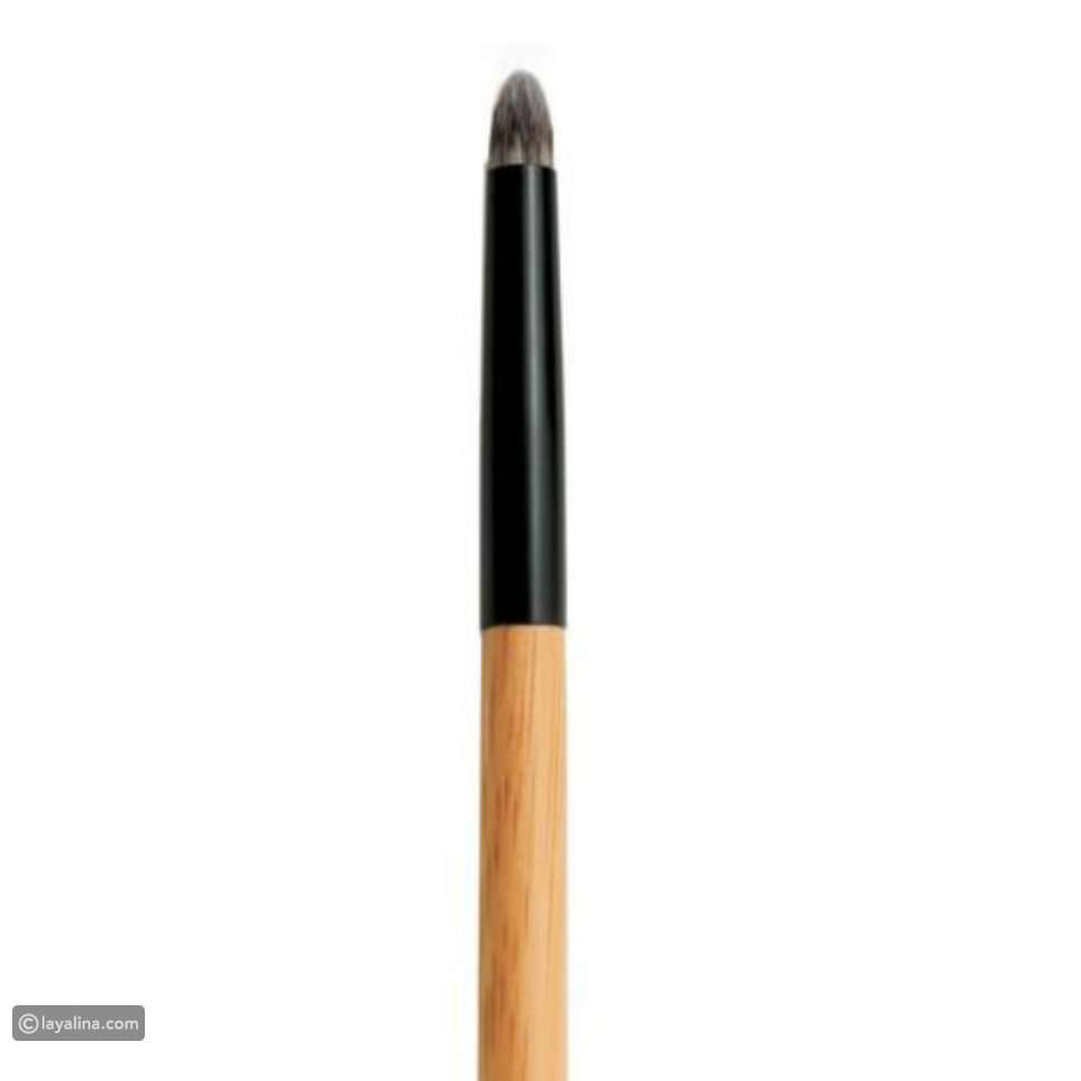 أهم 10 أدوات مكياج العيون واستخداماتها