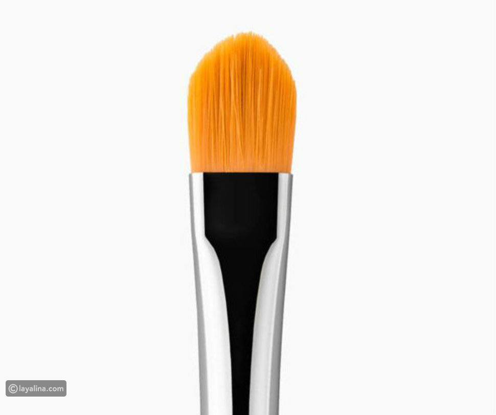 أهم 10 أدوات مكياج العيون واستخداماتها