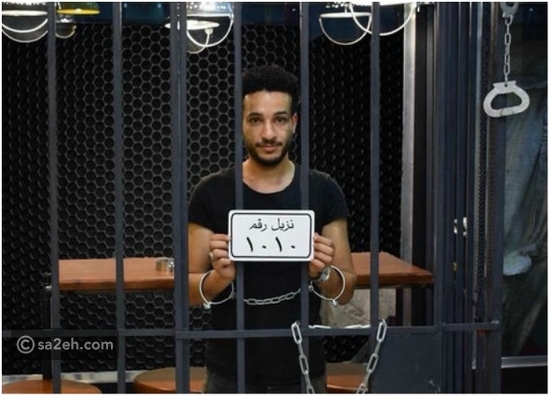"جريمة أكل".. مطعم مصري مصمم على شكل "سجن".. وأسماء الوجبات مفاجأة!