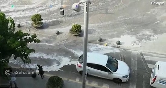 تسونامي جديد يضرب أجمل شواطئ العالم.. شاهد الفيديو