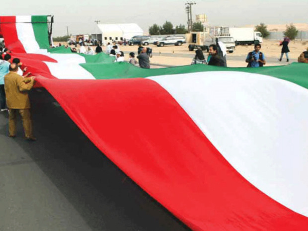 الكويت تدخل غينيس بأطول علم5