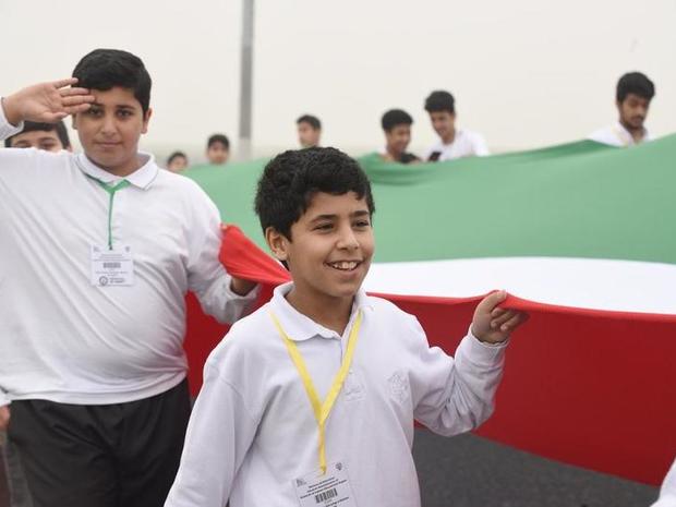 الكويت تدخل غينيس بأطول علم2