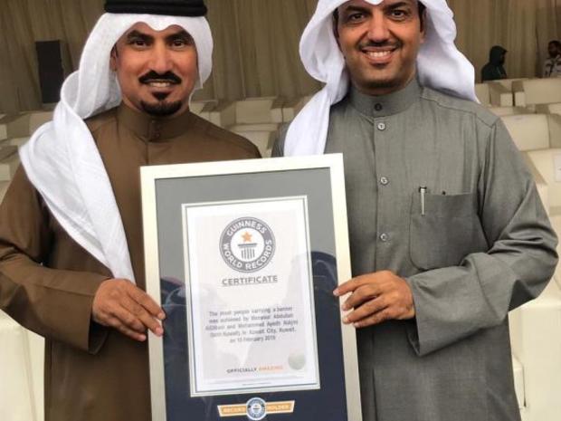 الكويت تدخل غينيس بأطول علم3